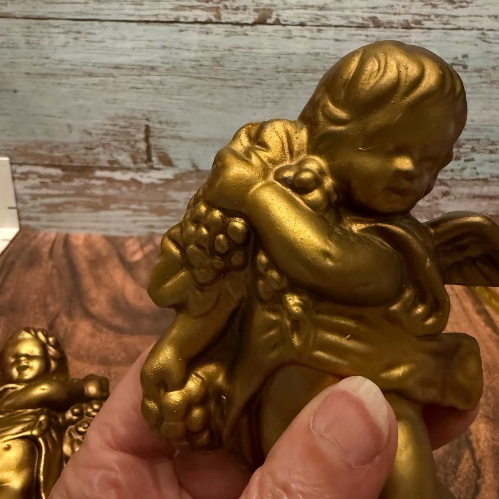 2 Vintage Lee Wards Gold Cherub Wall Hangings 5” Angel Chalkware Roses Grapes - Picture 6 of 7